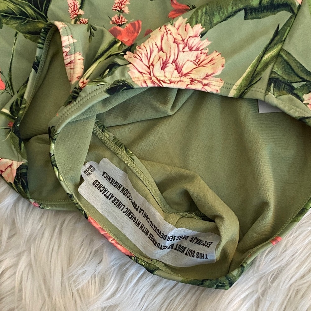 NWT Augubandita long sleeve swimsuit - Picture 4 of 7